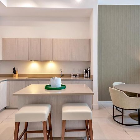 203-1Br/1Ba At The Beach Gem! Lux Amenities! Hollywood Bagian luar foto