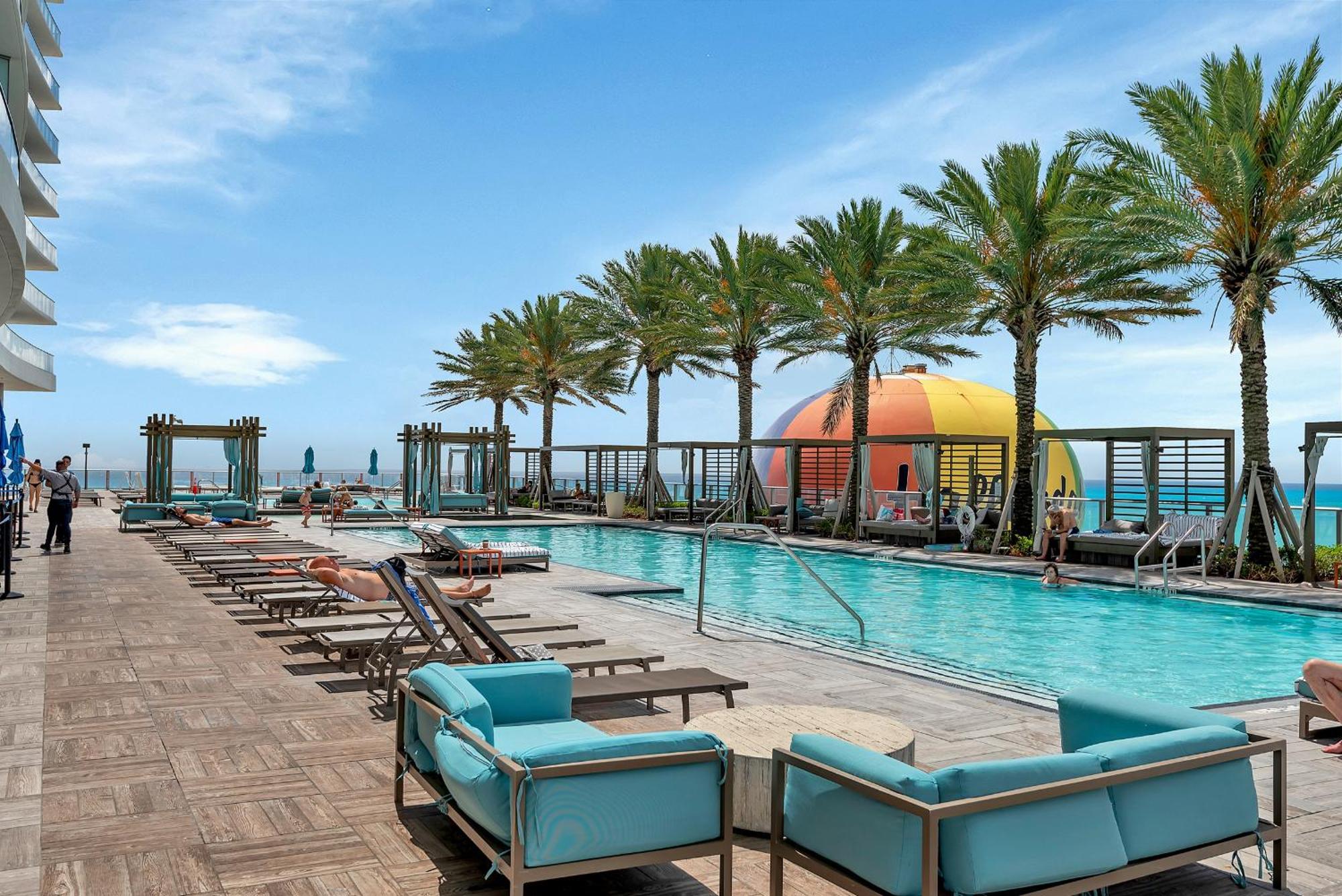 203-1Br/1Ba At The Beach Gem! Lux Amenities! Hollywood Bagian luar foto