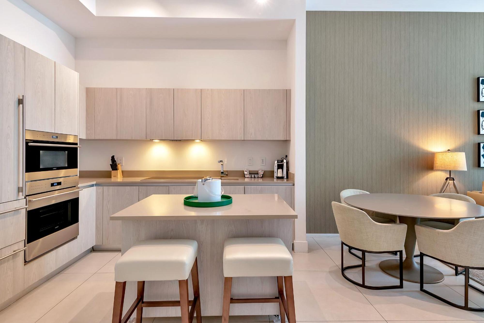 203-1Br/1Ba At The Beach Gem! Lux Amenities! Hollywood Bagian luar foto
