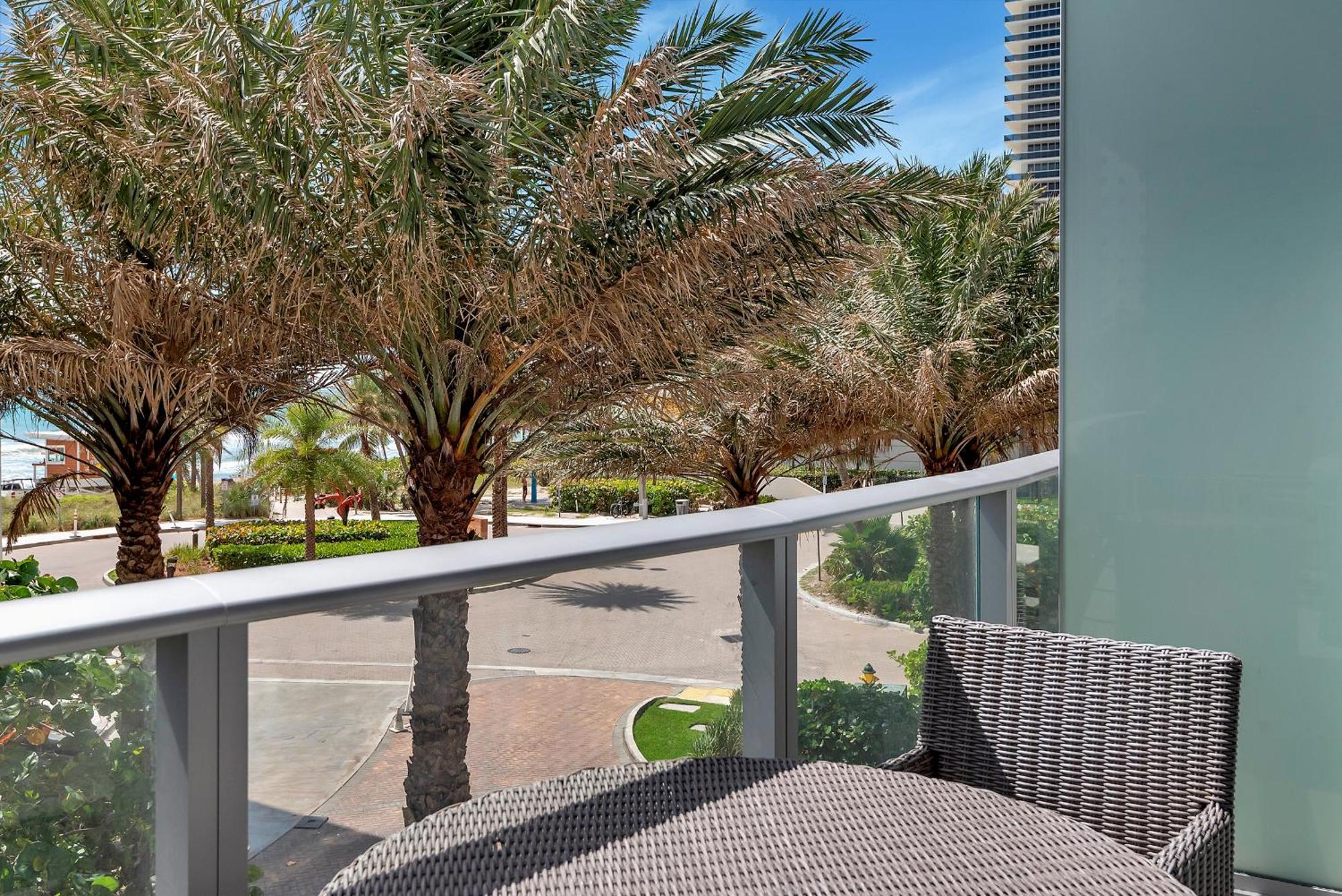 203-1Br/1Ba At The Beach Gem! Lux Amenities! Hollywood Bagian luar foto