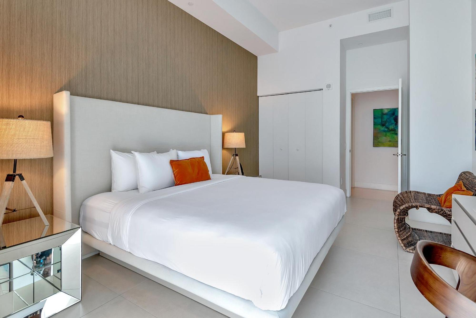 203-1Br/1Ba At The Beach Gem! Lux Amenities! Hollywood Bagian luar foto