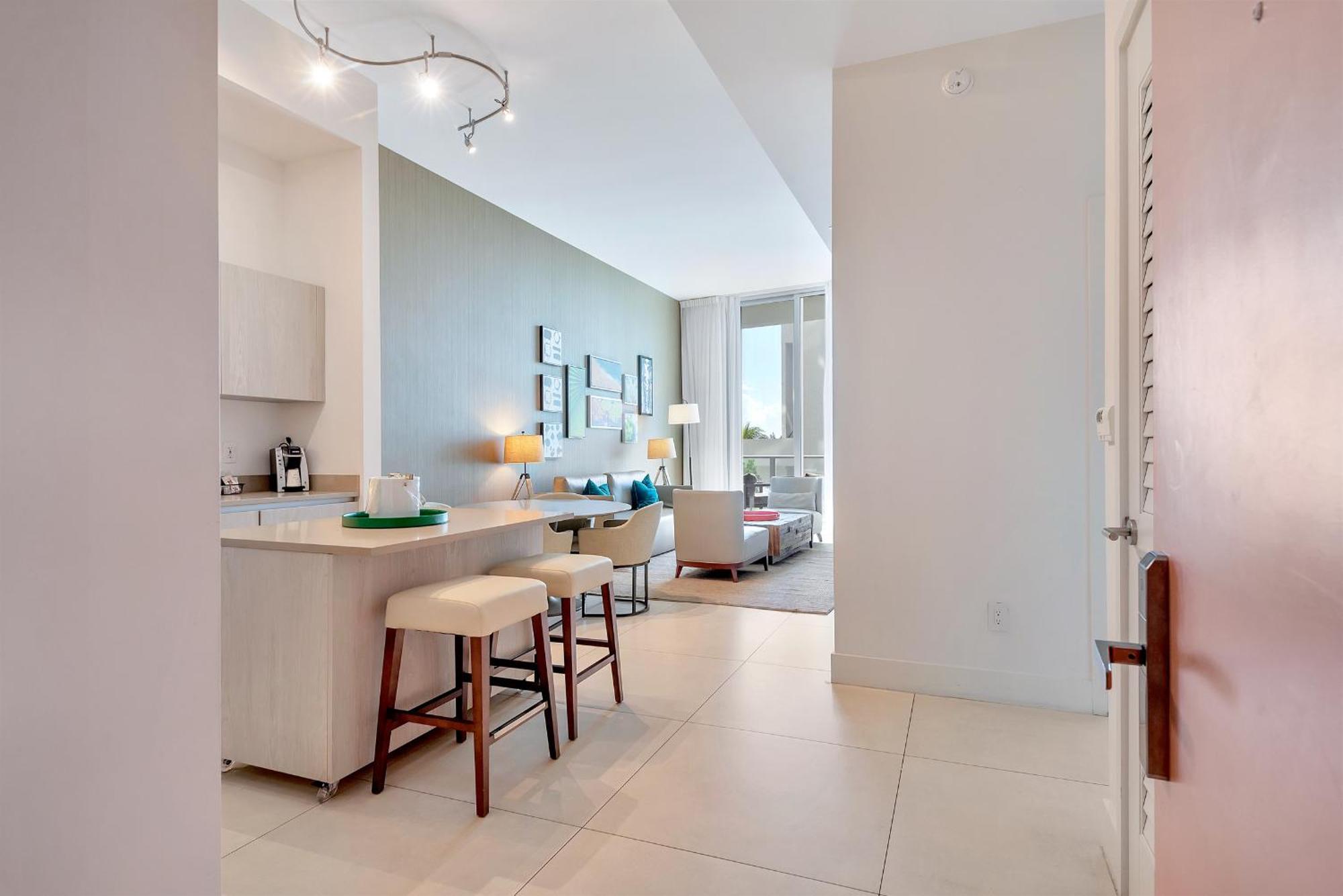 203-1Br/1Ba At The Beach Gem! Lux Amenities! Hollywood Bagian luar foto