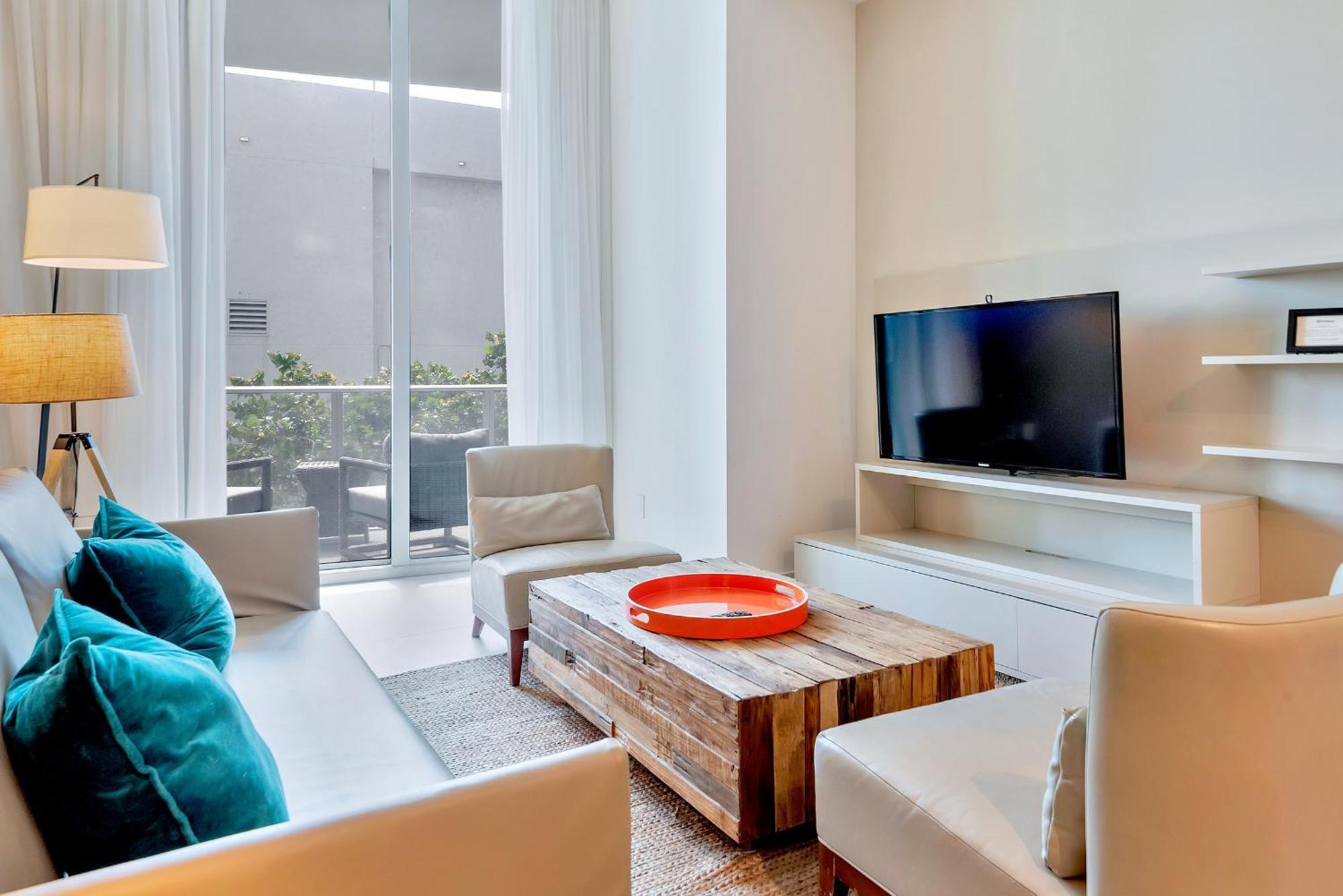 203-1Br/1Ba At The Beach Gem! Lux Amenities! Hollywood Bagian luar foto