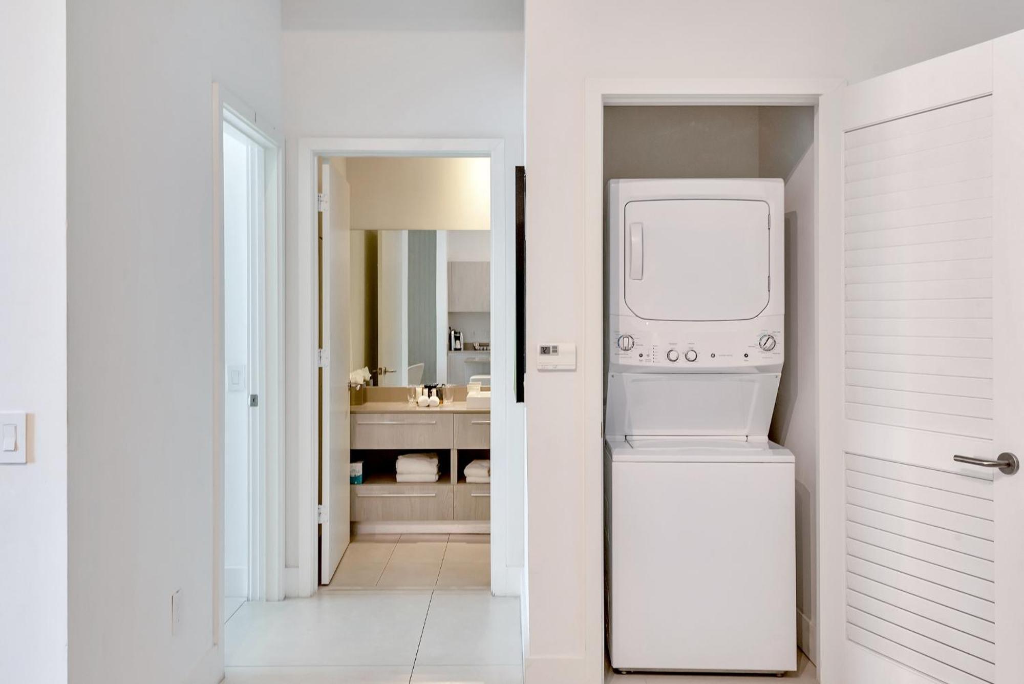 203-1Br/1Ba At The Beach Gem! Lux Amenities! Hollywood Bagian luar foto