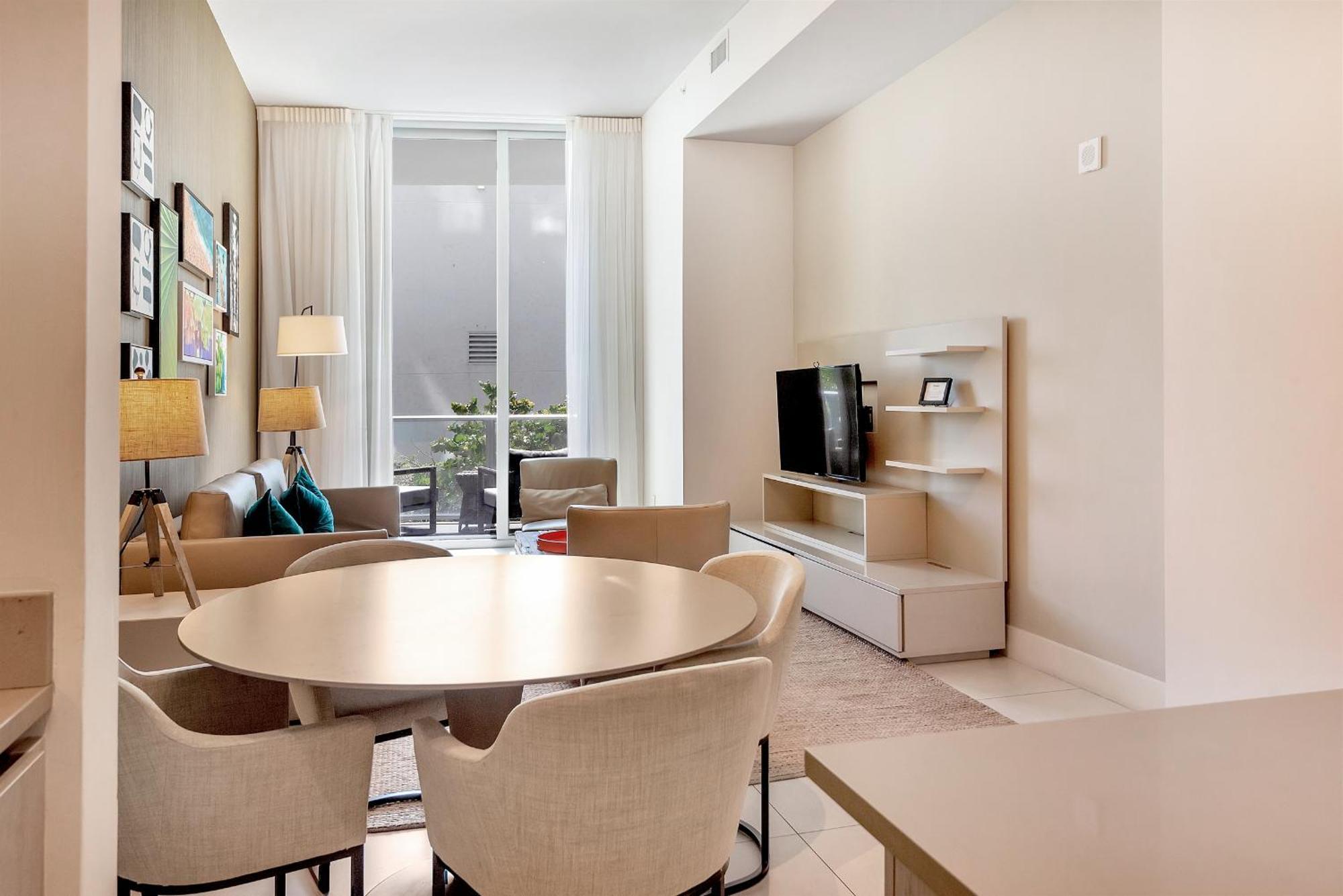 203-1Br/1Ba At The Beach Gem! Lux Amenities! Hollywood Bagian luar foto